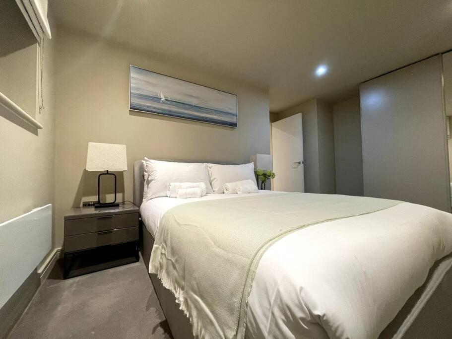 Апартаменты 2Br Urban Vista Retreat Chcl F7 Чигуэлл Экстерьер фото